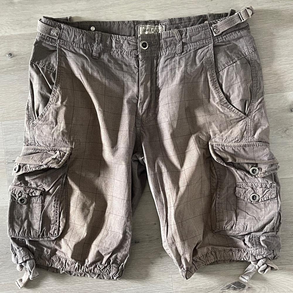 Buffalo David Bitton Men’s Cargo Capris / Shorts Size 29 Grey Adjustable Cuff